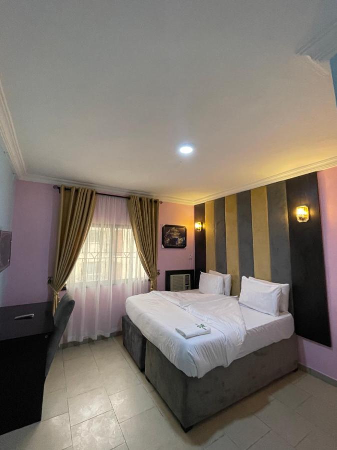 Alluring View Hotel - Allen Avenue ラゴス エクステリア 写真