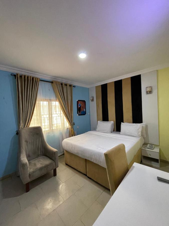 Alluring View Hotel - Allen Avenue ラゴス エクステリア 写真