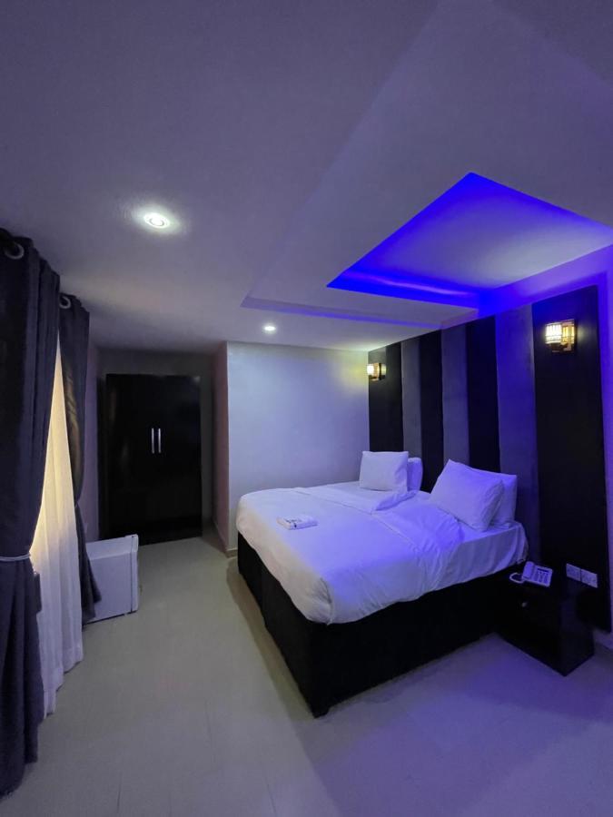 Alluring View Hotel - Allen Avenue ラゴス エクステリア 写真