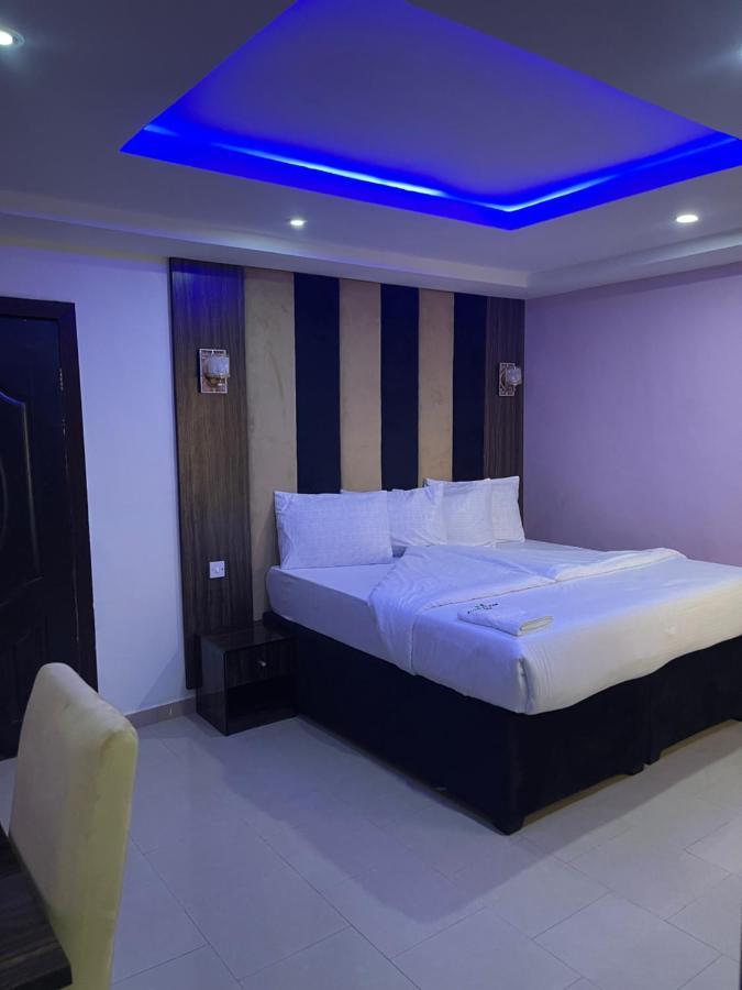 Alluring View Hotel - Allen Avenue ラゴス エクステリア 写真