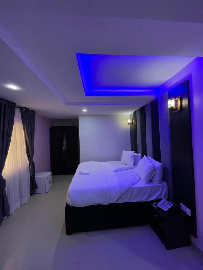 Alluring View Hotel - Allen Avenue ラゴス エクステリア 写真